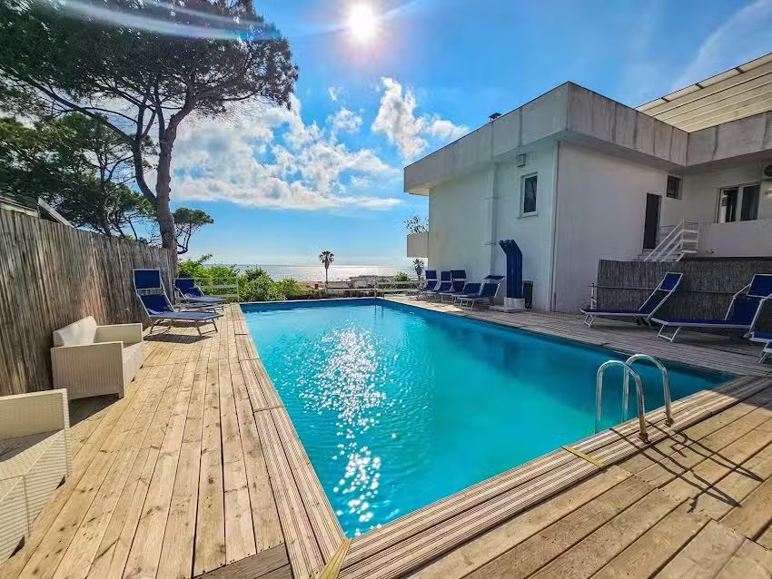 Strand Hotel Artemide Mare 33 passi dalla spiaggia