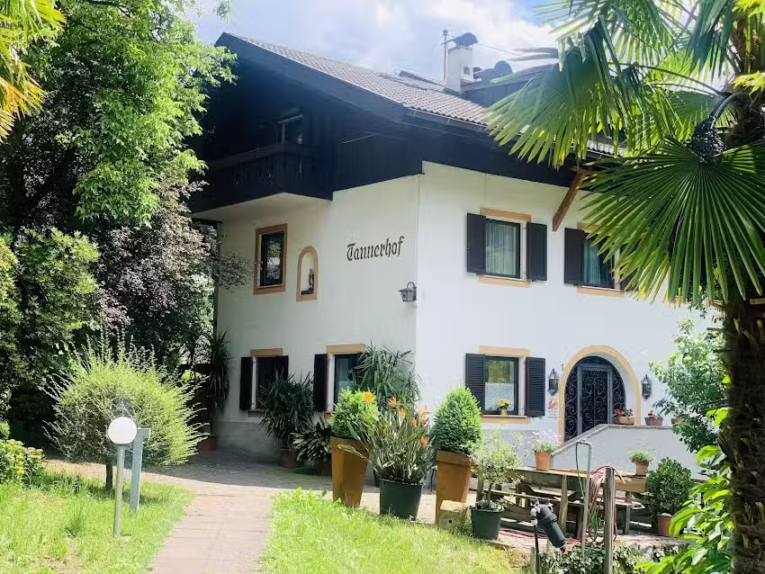 Tannerhof Bed & Breakfast
