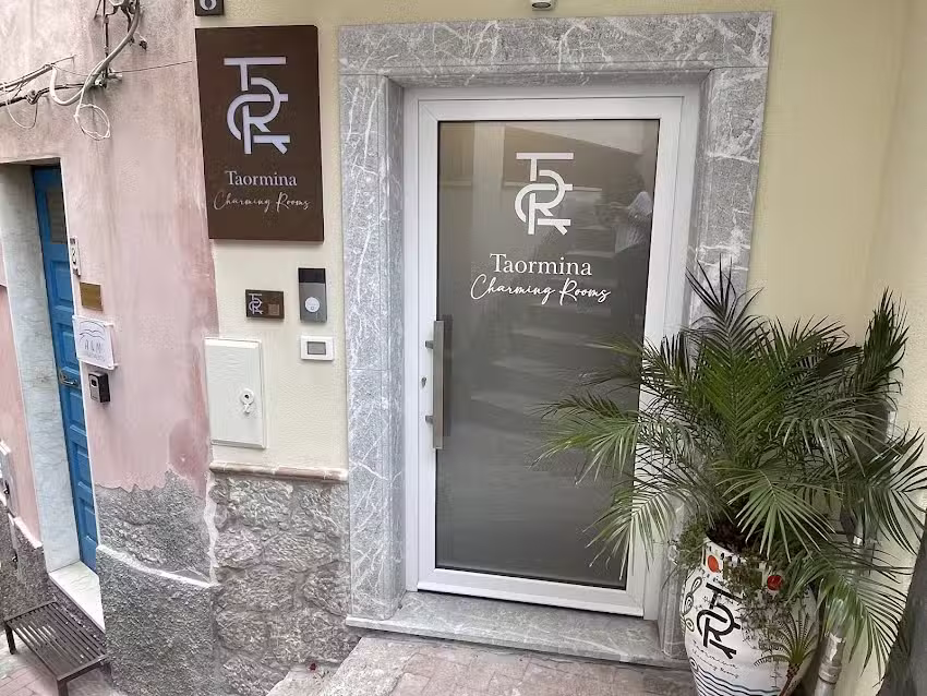 Taormina Charming Rooms