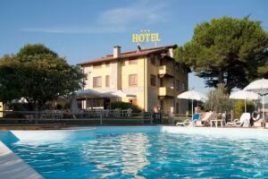 Tenuta La Lupa Country Hotel