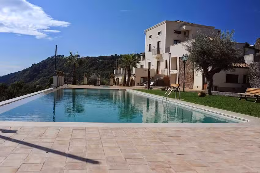 Tenuta Santa Tecla charming hotel in sicilian farm