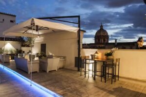 Terrace Pantheon Relais