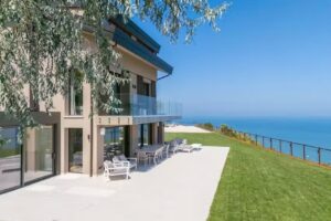 Terrazza Incanti – The Same Roof