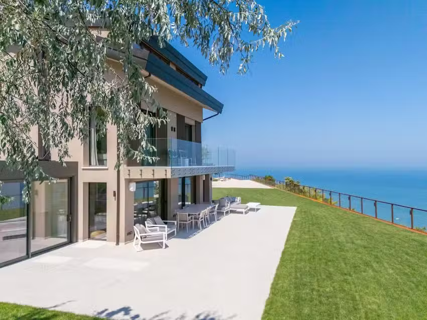 Terrazza Incanti – The Same Roof