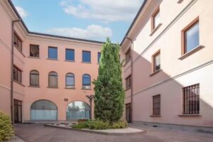 The central house ex the rock house