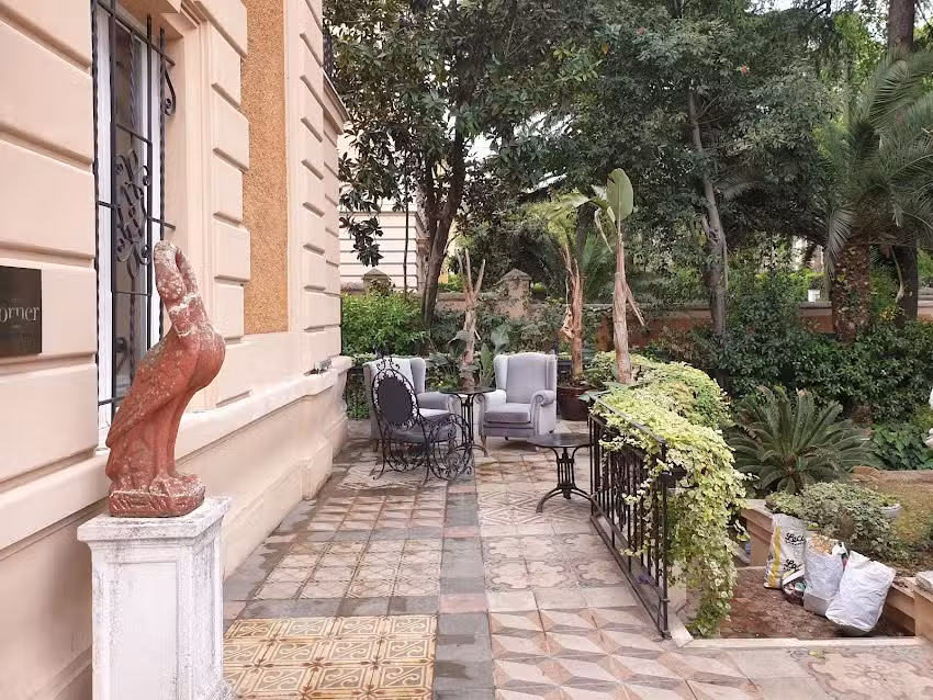 The Corner Roma Hotel