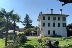 The Home Villa Leonati Art And Garden