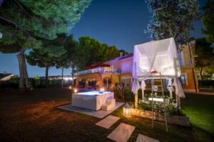 Tra gli Alberi e il Mare|Luxury Suites & Star Bed Experience