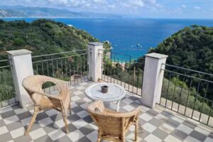 Trekking in paradise