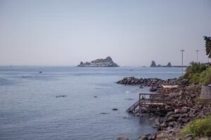 Un tuffo nella baia di Capomulini