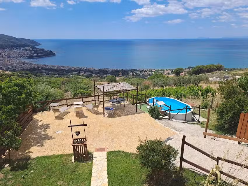 Una terrazza sul mare