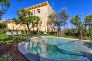 Unconventional Sorrento Coast