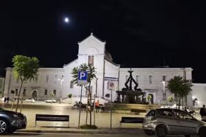 Unique white stone Studio