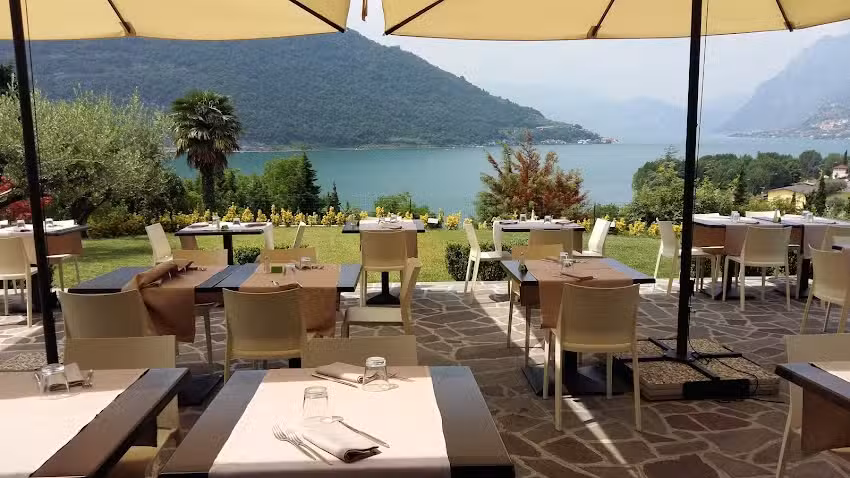 Vela di Soleville Ristorante Pizzeria & Camere con e senza Vista Lago