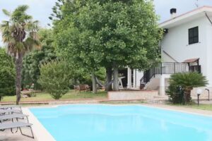 Villa annamaria- swimming pool and peace in Catelforte