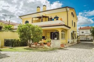 Villa con piscina a Rimini