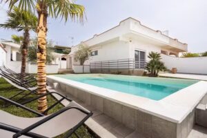Villa con Piscina sul Mare a Terrasini