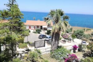 Villa Costa Saracena, Brucoli