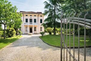 Villa Romano Treviso B&B and Apartment