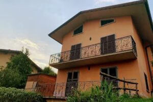 Villa Romeo Acero Rosso