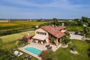 Villa Tania con piscina a Jesolo