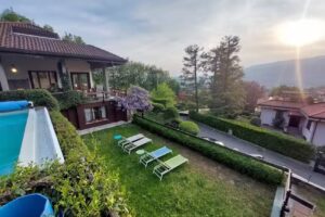 Villa with a View and Pool
