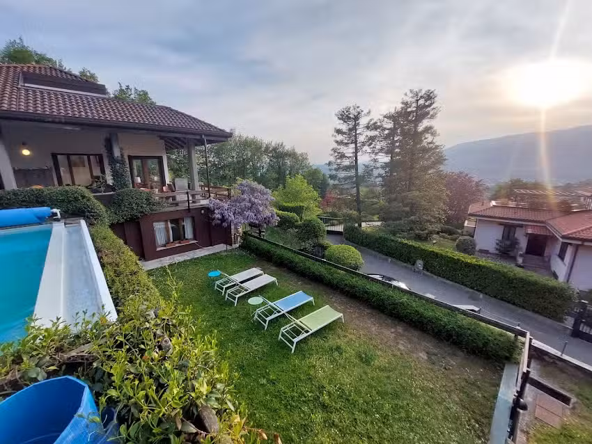 Villa with a View and Pool