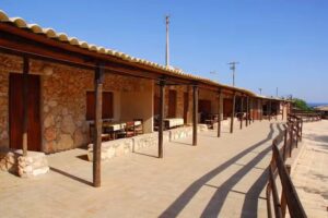 Villaggio Camping La Roccia