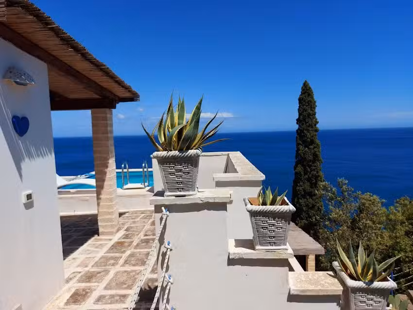 VILLE GIRASOLI NATURE AND SWIMMING POOL