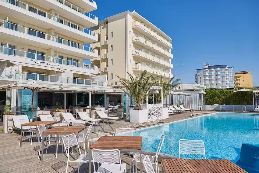 Vistamare Suite Hotel