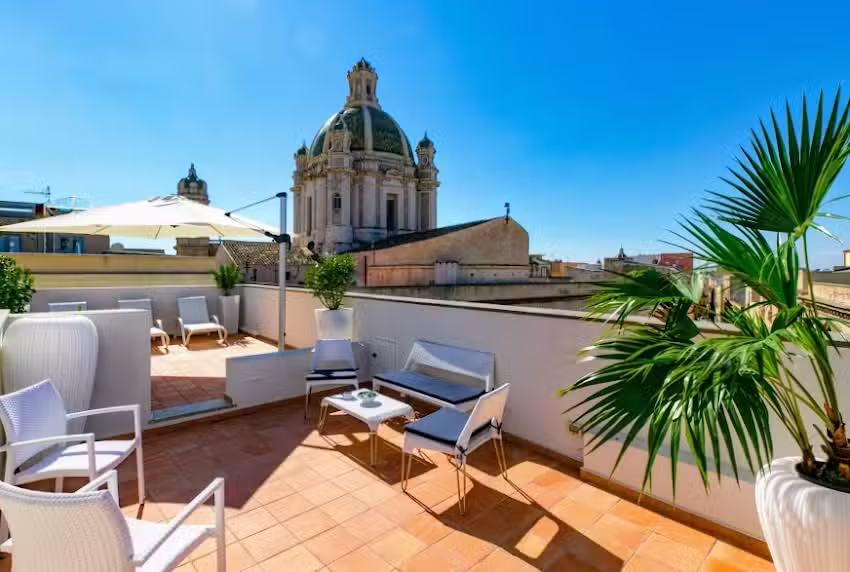 ZIBIBBO SUITES & ROOMS – Aparthotel in Centro Storico a Trapani